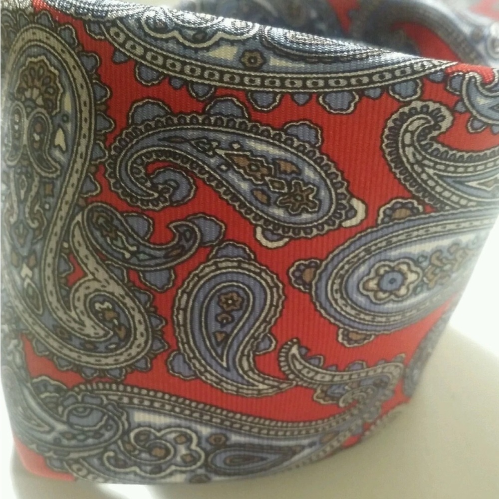 Authentic Christian dior Silk multi colored paisley print stunner tie. - Picture 2 of 14